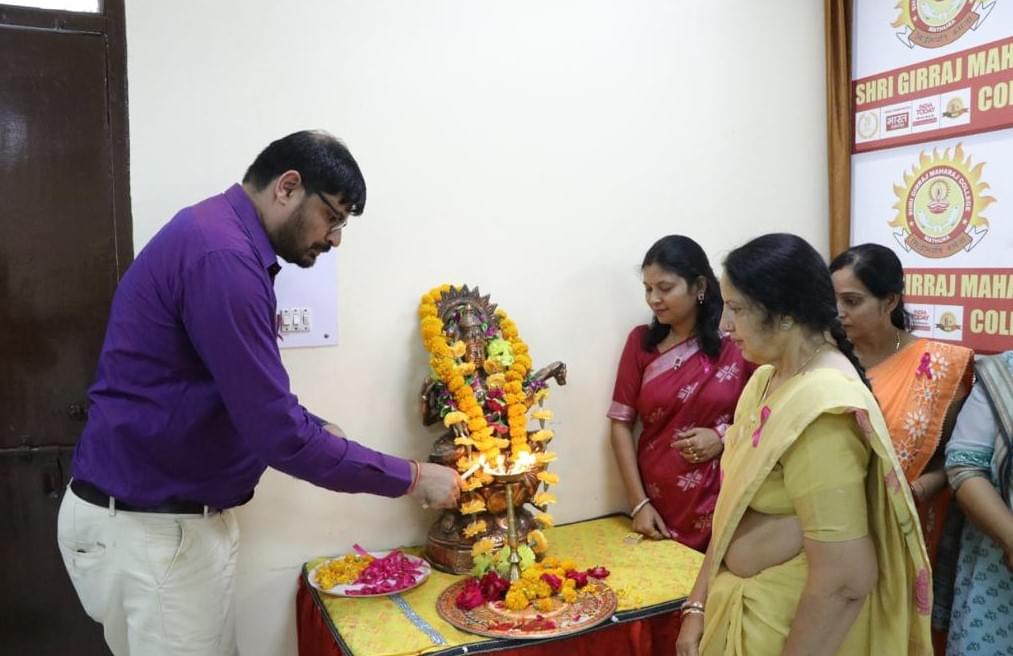 Shri Girraj Maharaj College Mathura Health Check Up photo 13